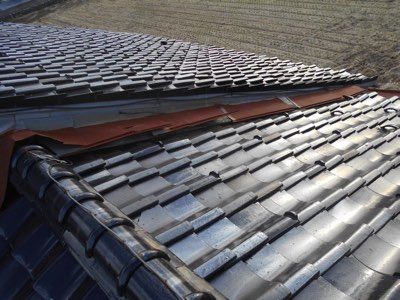 強風による水切り鋼板材剥がれ被害