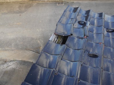 強風による袖瓦外れ・下地損傷二次被害