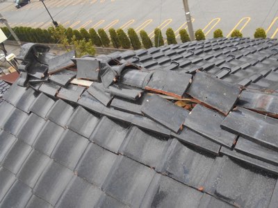 強風による棟部のし瓦捲れ上がり被害