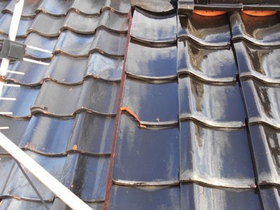 強風によるアンテナ倒壊・左袖瓦破損二次被害