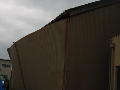 強風による外壁材・雨どい破損被害