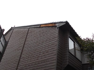 強風による破風銅板材剥がれ・飛散被害