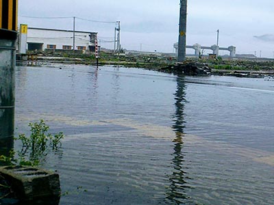集中豪雨大雨による駐車場・ゴミボックス浸水被害