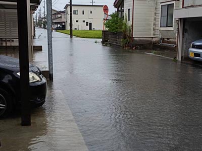 線状降水帯大雨による道路浸水被害