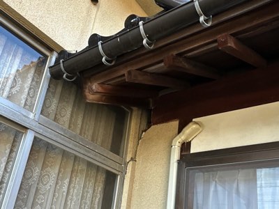 震度５強地震によるモルタル系外壁損傷被害