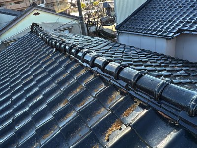 震度５強地震による棟部崩落・棟土噴き出し被害